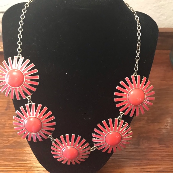 Gold Sunburst necklace to brighten up and hip out your outfit.Presumably vintage - Picture 2 of 5